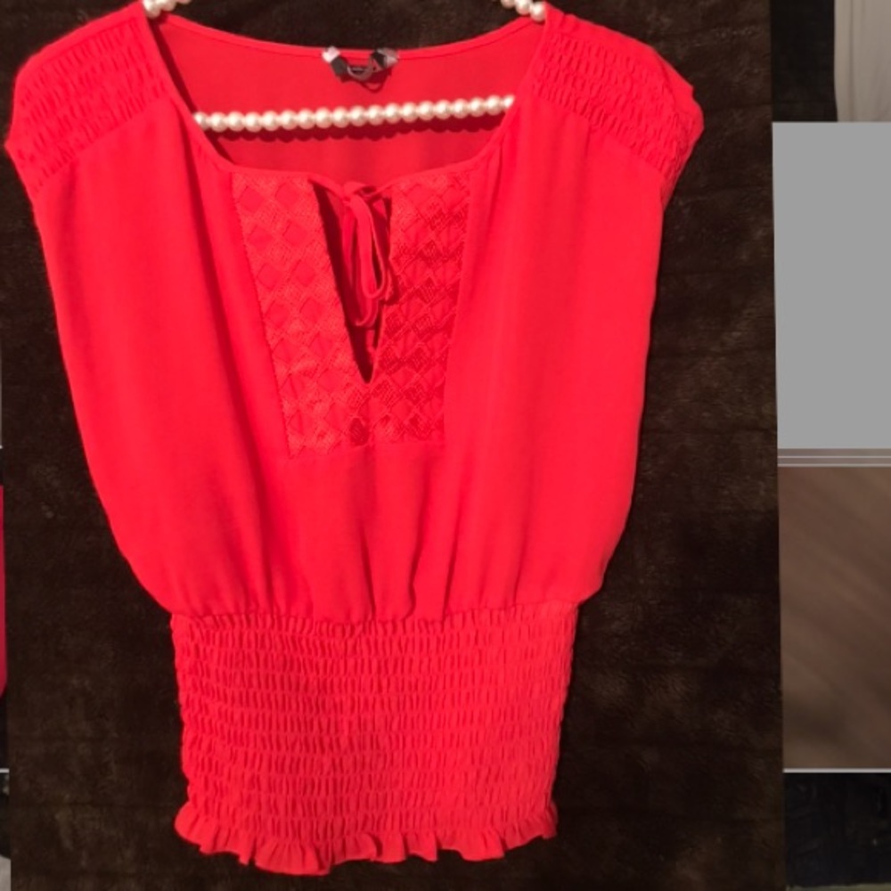 XS BRAND NEW NEVER WORN BEBE Top
